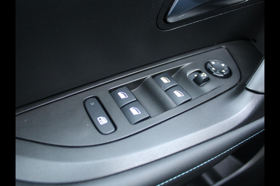 Peugeot 2008 1.2 PureTech Allure | TREKHAAK | NAVIGATIE | ACHTERUITRIJCAMERA |