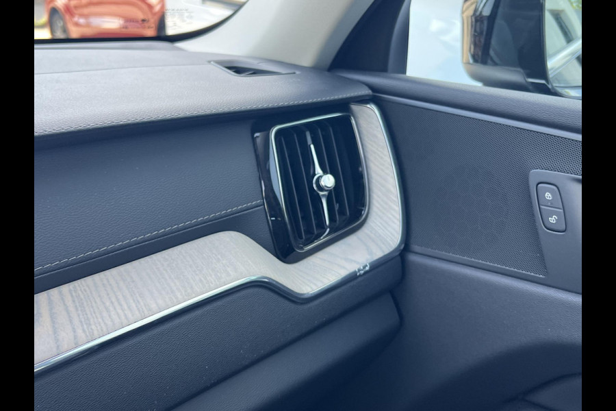 Volvo XC60 2.0 T8 Plug-in hybrid AWD Inscription 455pk | Parking Pack | Stoelverwarming | 2.250kg Trekgewicht
