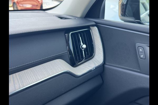 Volvo XC60 2.0 T8 Plug-in hybrid AWD Inscription 455pk | Parking Pack | Stoelverwarming | 2.250kg Trekgewicht