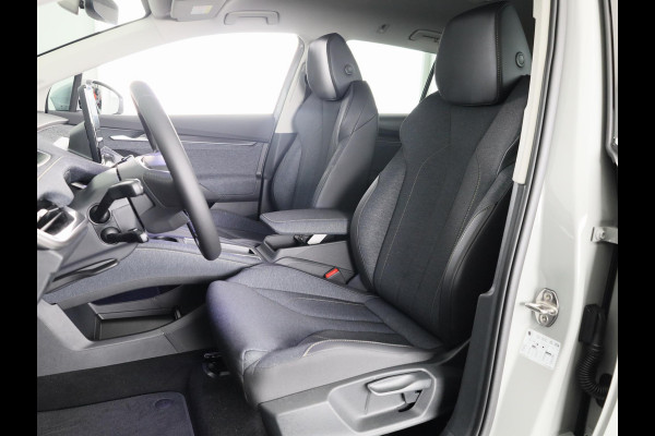 Škoda Elroq 85 Business Edition Tour 286 pk | Business Upgrade Pakket - CLEVER | 20 inch lichtmetalen velgen | Adaptive Cruise Control | Dode hoeksensor | Bagage scheidingsnet