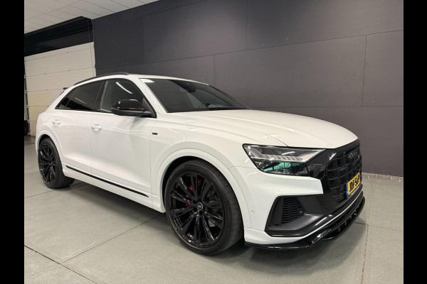 Audi Q8 55 TFSI e SQ8 PACK 23'' BLACK-LINE RS-LEDER/PANO/N-ZICHT/H-UP/B&O/AIRCO-STOEL/SFEERVERLICHTING///