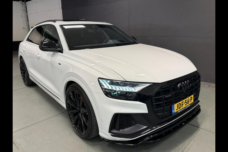 Audi Q8 55 TFSI e SQ8 PACK 23'' BLACK-LINE RS-LEDER/PANO/N-ZICHT/H-UP/B&O/AIRCO-STOEL/SFEERVERLICHTING///