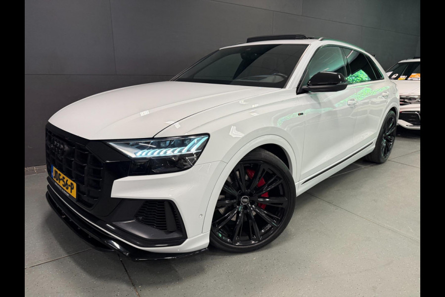 Audi Q8 55 TFSI e SQ8 PACK 23'' BLACK-LINE RS-LEDER/PANO/N-ZICHT/H-UP/B&O/AIRCO-STOEL/SFEERVERLICHTING///