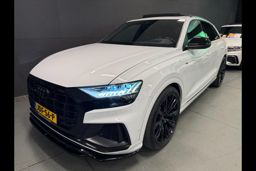 Audi Q8 55 TFSI e SQ8 PACK 23'' BLACK-LINE RS-LEDER/PANO/N-ZICHT/H-UP/B&O/AIRCO-STOEL/SFEERVERLICHTING///