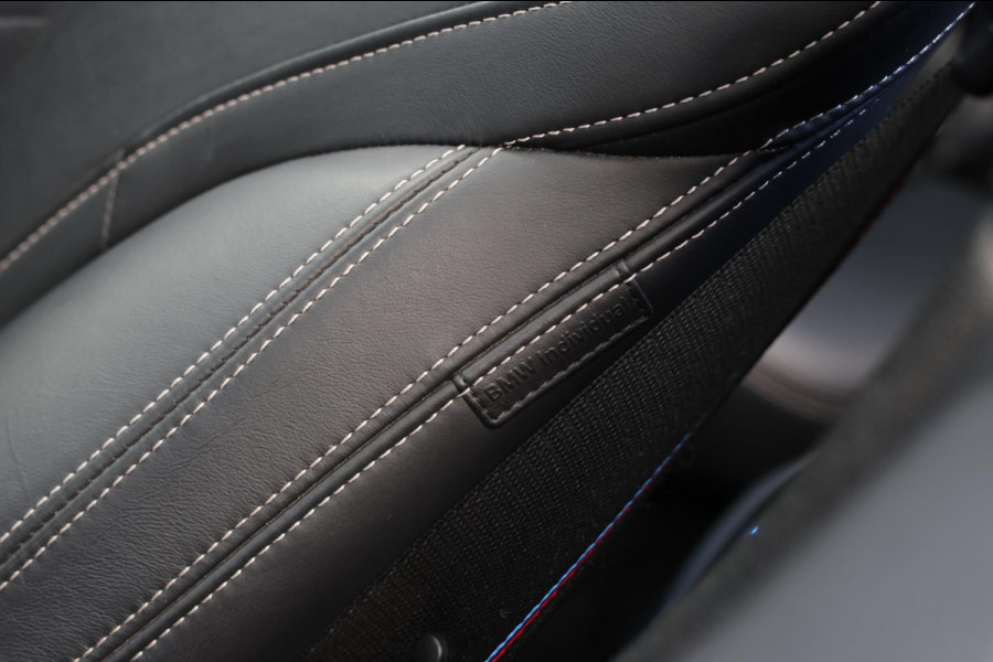 BMW 3-serie 330e M-Sport *Schuifdak*H/K*Individual*Comforttoegang*