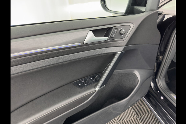 Volkswagen e-Golf E-DITION (INCL-BTW) Aut.*HEAT-PUMP | LUXURY-LEATHER | FULL-LED | DIGI-COCKPIT | NAVI-FULLMAP | HEATED-SPORTSEATS | CAMERA | DAB+ | AMBIENT-LIGHT | PRIVACY-GLASS | CCS-FASTLOADER | 16''ALU*