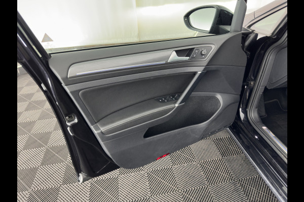 Volkswagen e-Golf E-DITION (INCL-BTW) Aut.*HEAT-PUMP | LUXURY-LEATHER | FULL-LED | DIGI-COCKPIT | NAVI-FULLMAP | HEATED-SPORTSEATS | CAMERA | DAB+ | AMBIENT-LIGHT | PRIVACY-GLASS | CCS-FASTLOADER | 16''ALU*