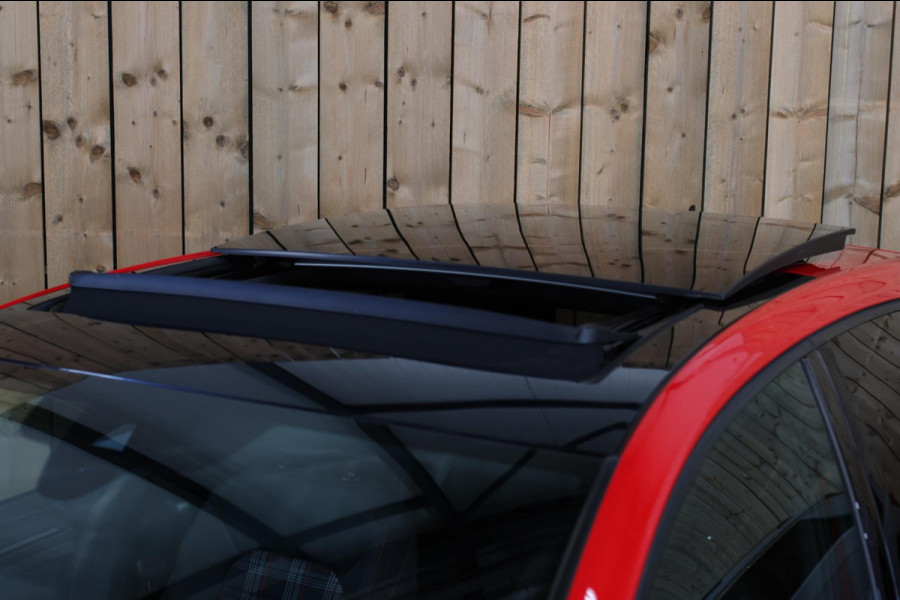 Volkswagen Golf 2.0 TSI GTI Performance *Pano*DCC*Dynaudio*Camera*Standkachel*