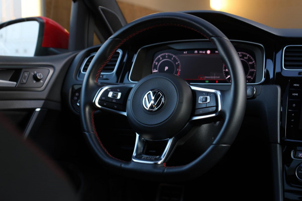 Volkswagen Golf 2.0 TSI GTI Performance *Pano*DCC*Dynaudio*Camera*Standkachel*