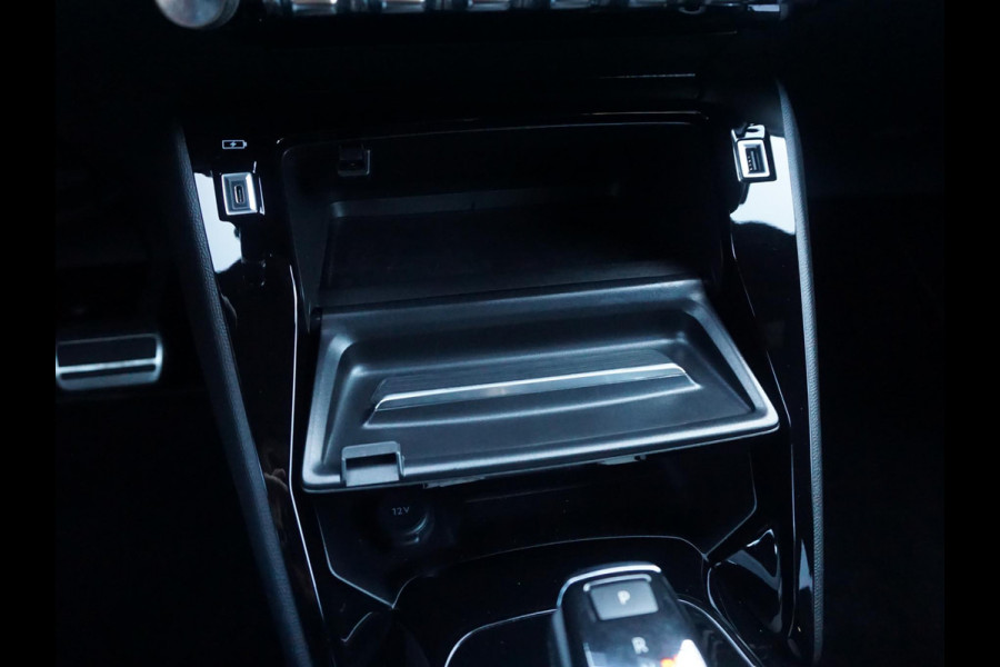 Peugeot e-2008 EV GT 50 kWh Winterpakket