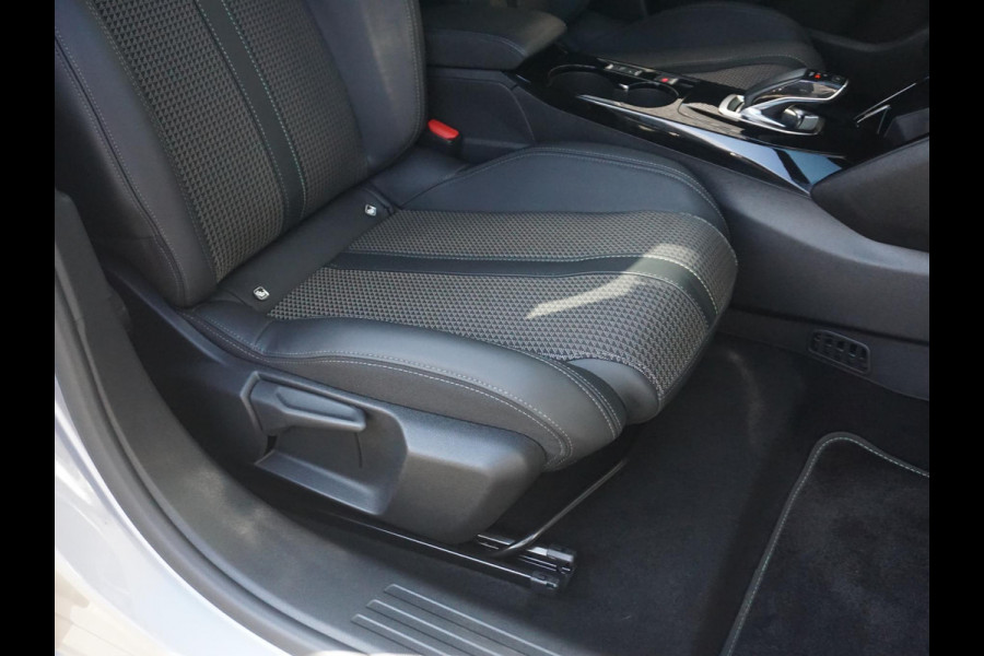 Peugeot e-2008 EV GT 50 kWh Winterpakket
