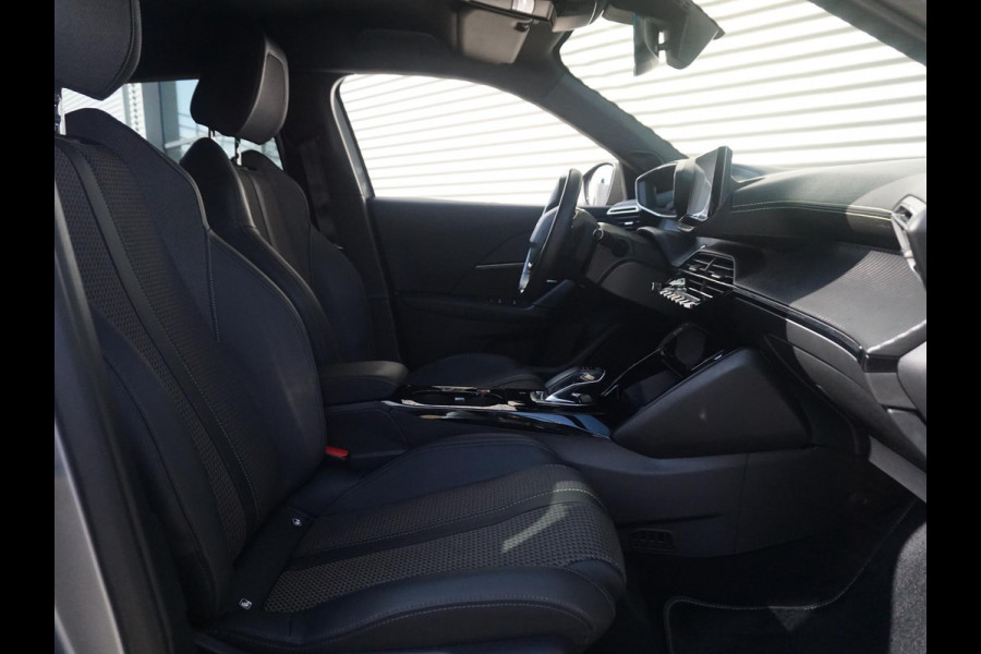 Peugeot e-2008 EV GT 50 kWh Winterpakket