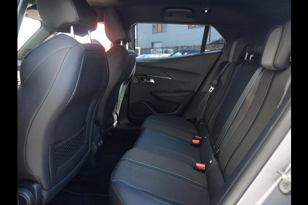 Peugeot e-2008 EV GT 50 kWh Winterpakket