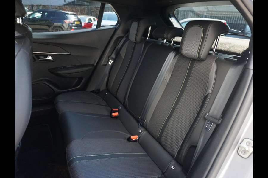 Peugeot e-2008 EV GT 50 kWh Winterpakket