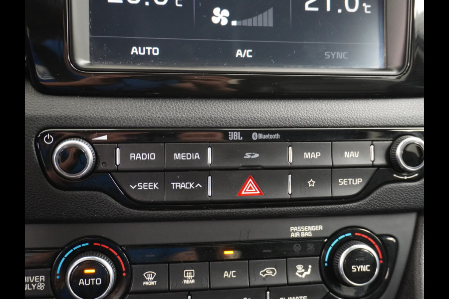 Kia Niro AUT-6 PHEV Plug In Hybride! Leer+Elektr.+Verwarmd+Gekoeld/Geventileerd! Schuifdak Navi Apple Android Carplay AutoPilot Stuurbekr Chroompack Priv.Glass Stuurverwarmd Licht+Regensensor €37.000 nieuw!