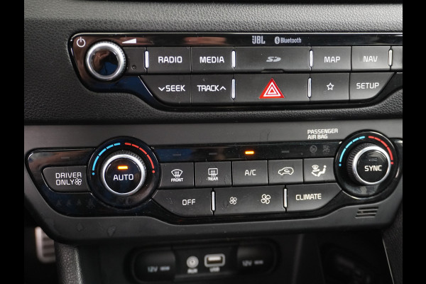 Kia Niro AUT-6 PHEV Plug In Hybride! Leer+Elektr.+Verwarmd+Gekoeld/Geventileerd! Schuifdak Navi Apple Android Carplay AutoPilot Stuurbekr Chroompack Priv.Glass Stuurverwarmd Licht+Regensensor €37.000 nieuw!