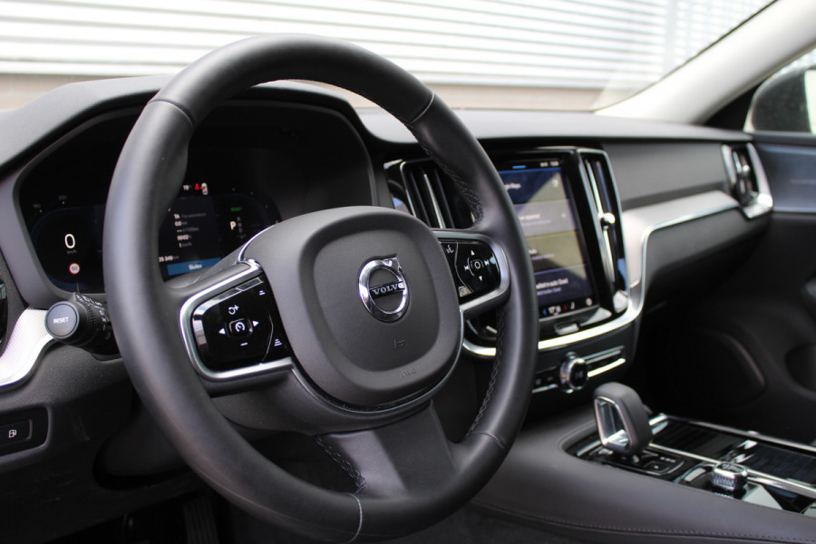 Volvo V60 2.0 T6 Plug-in hybrid AWD Plus Dark | Harman Kardon | 360 Camera | BLIS | 19" | Winterpack Volvo V60 2.0 T6 Plug-in hybrid AWD Plus Dark | Harman Kardon | 360 Camera | BLIS | 19" | Winterpack