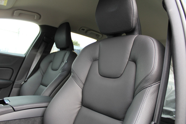 Volvo V60 2.0 T6 Plug-in hybrid AWD Plus Dark | Harman Kardon | 360 Camera | BLIS | 19" | Winterpack Volvo V60 2.0 T6 Plug-in hybrid AWD Plus Dark | Harman Kardon | 360 Camera | BLIS | 19" | Winterpack