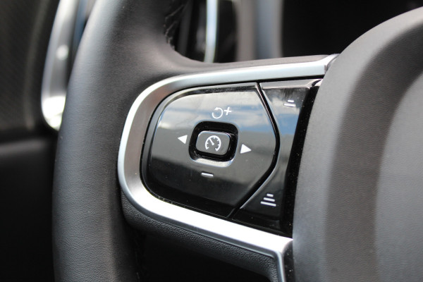 Volvo V60 2.0 T6 Plug-in hybrid AWD Plus Dark | Harman Kardon | 360 Camera | BLIS | 19" | Winterpack Volvo V60 2.0 T6 Plug-in hybrid AWD Plus Dark | Harman Kardon | 360 Camera | BLIS | 19" | Winterpack