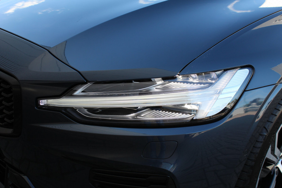 Volvo V60 2.0 T6 Plug-in hybrid AWD Plus Dark | Harman Kardon | 360 Camera | BLIS | 19" | Winterpack Volvo V60 2.0 T6 Plug-in hybrid AWD Plus Dark | Harman Kardon | 360 Camera | BLIS | 19" | Winterpack