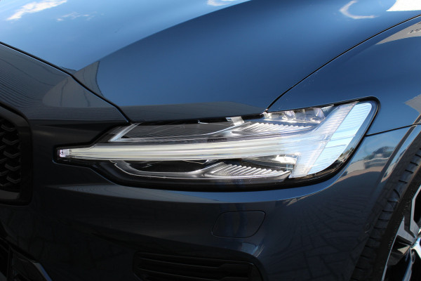 Volvo V60 2.0 T6 Plug-in hybrid AWD Plus Dark | Harman Kardon | 360 Camera | BLIS | 19" | Winterpack Volvo V60 2.0 T6 Plug-in hybrid AWD Plus Dark | Harman Kardon | 360 Camera | BLIS | 19" | Winterpack