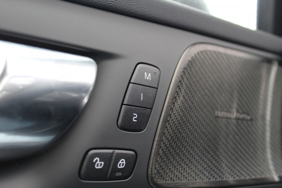 Volvo V60 2.0 T6 Plug-in hybrid AWD Plus Dark | Harman Kardon | 360 Camera | BLIS | 19" | Winterpack Volvo V60 2.0 T6 Plug-in hybrid AWD Plus Dark | Harman Kardon | 360 Camera | BLIS | 19" | Winterpack