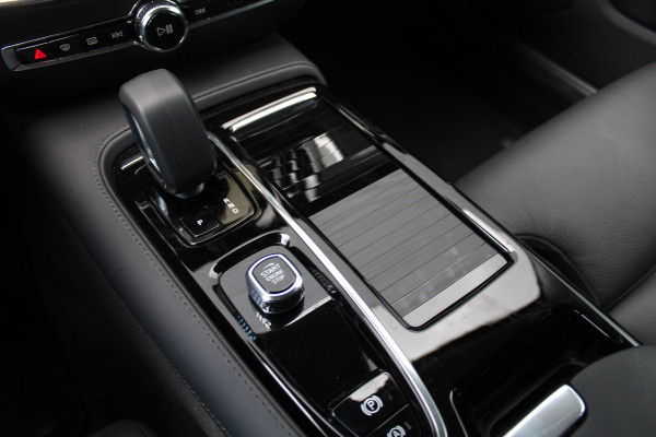 Volvo V60 2.0 T6 Plug-in hybrid AWD Plus Dark | Harman Kardon | 360 Camera | BLIS | 19" | Winterpack Volvo V60 2.0 T6 Plug-in hybrid AWD Plus Dark | Harman Kardon | 360 Camera | BLIS | 19" | Winterpack