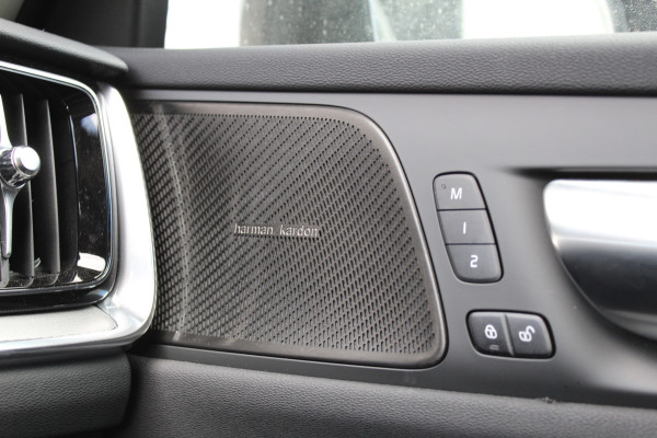 Volvo V60 2.0 T6 Plug-in hybrid AWD Plus Dark | Harman Kardon | 360 Camera | BLIS | 19" | Winterpack Volvo V60 2.0 T6 Plug-in hybrid AWD Plus Dark | Harman Kardon | 360 Camera | BLIS | 19" | Winterpack