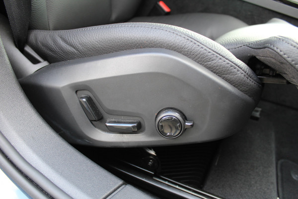 Volvo V60 2.0 T6 Plug-in hybrid AWD Plus Dark | Harman Kardon | 360 Camera | BLIS | 19" | Winterpack Volvo V60 2.0 T6 Plug-in hybrid AWD Plus Dark | Harman Kardon | 360 Camera | BLIS | 19" | Winterpack