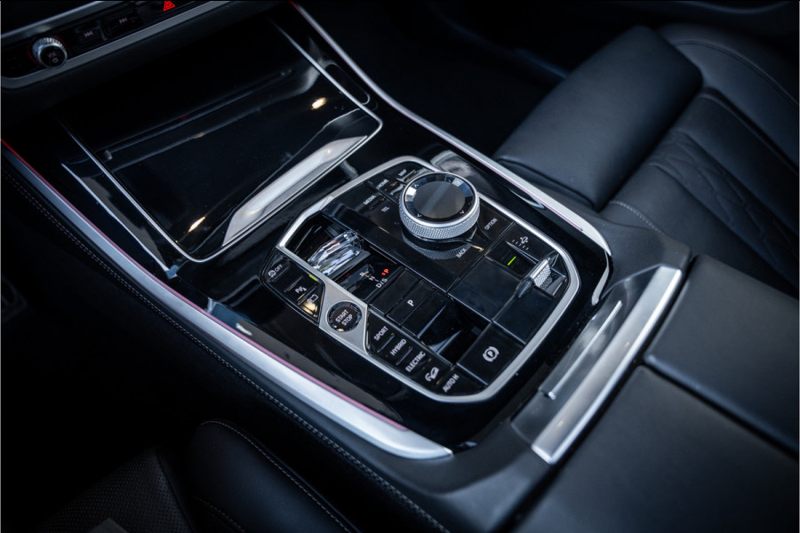 BMW X5 xDrive50e - M Sport | Panorama | H&K | Stoelmassage & Koeling | Memory | 360 Camera BMW X5 xDrive50e - M Sport | Panorama | H&K | Stoelmassage & Koeling | Memory | 360 Camera
