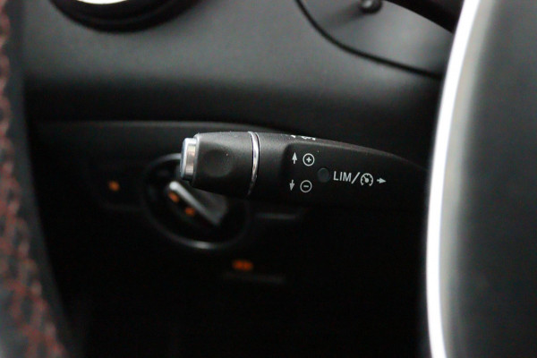 Mercedes-Benz CLA-Klasse 180 Business Solution AMG*AUTOM*PANO*CAM*TEL*NAVI*