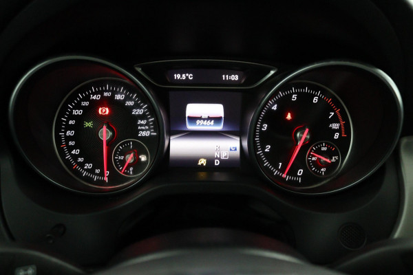 Mercedes-Benz CLA-Klasse 180 Business Solution AMG*AUTOM*PANO*CAM*TEL*NAVI*