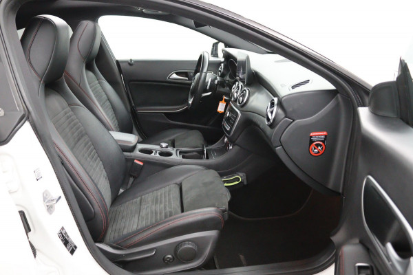 Mercedes-Benz CLA-Klasse 180 Business Solution AMG*AUTOM*PANO*CAM*TEL*NAVI*