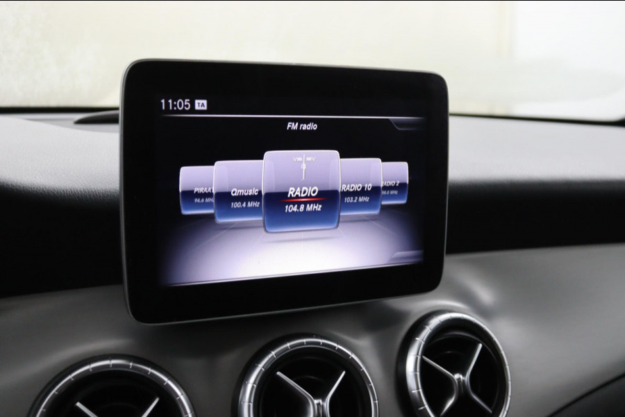 Mercedes-Benz CLA-Klasse 180 Business Solution AMG*AUTOM*PANO*CAM*TEL*NAVI*