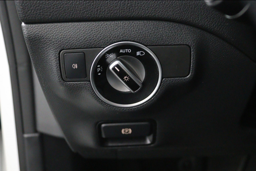 Mercedes-Benz CLA-Klasse 180 Business Solution AMG*AUTOM*PANO*CAM*TEL*NAVI*