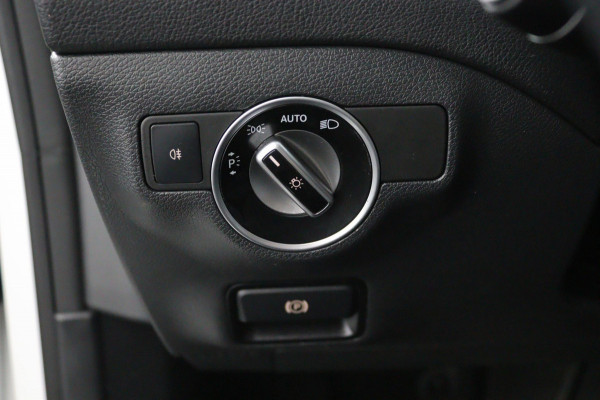 Mercedes-Benz CLA-Klasse 180 Business Solution AMG*AUTOM*PANO*CAM*TEL*NAVI*