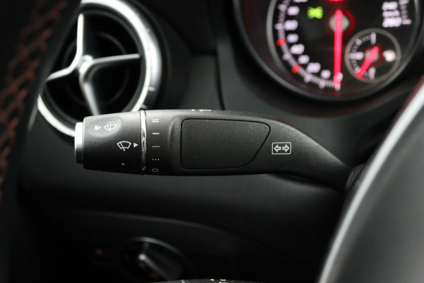 Mercedes-Benz CLA-Klasse 180 Business Solution AMG*AUTOM*PANO*CAM*TEL*NAVI*