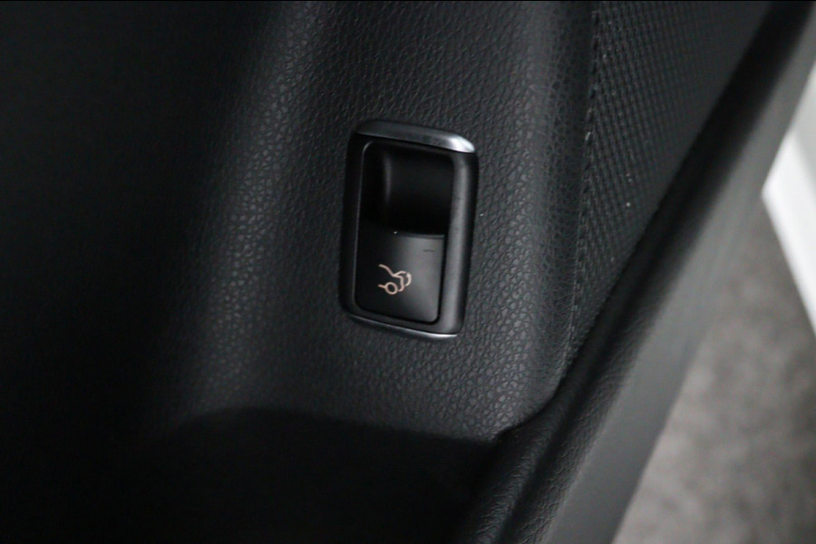 Mercedes-Benz CLA-Klasse 180 Business Solution AMG*AUTOM*PANO*CAM*TEL*NAVI*
