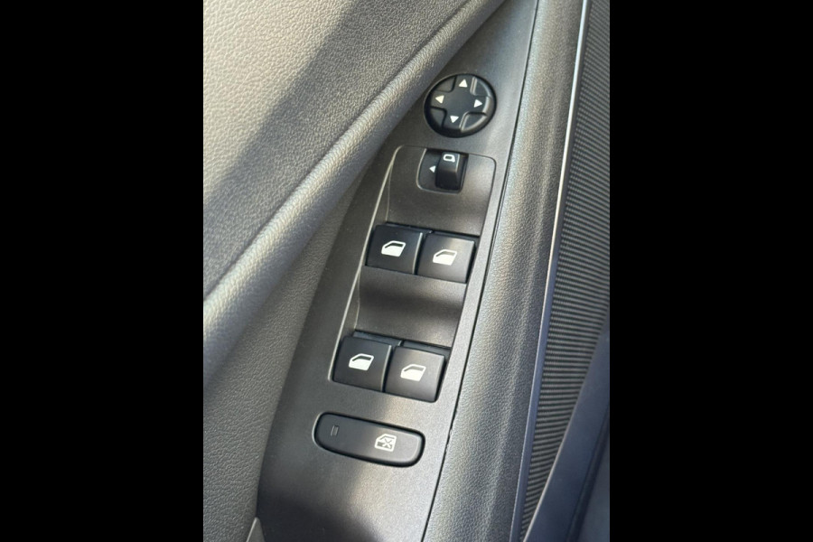 Opel Crossland X 1.2 Turbo Ultimate - AUTOMAAT I Panorama dak I Navigatie I Leer I Airco I LED I PDC I Dealer onderhouden