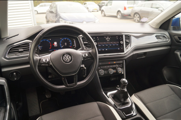 Volkswagen T-Roc 1.5 TSI 150pk Sport -PANO-DIGI-LED-ECC-PDC-