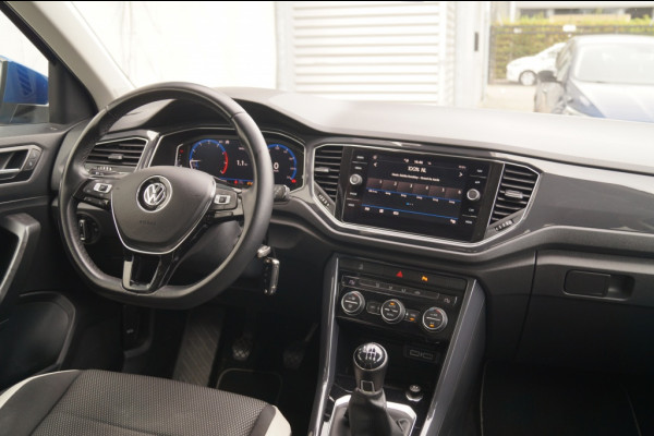 Volkswagen T-Roc 1.5 TSI 150pk Sport -PANO-DIGI-LED-ECC-PDC-