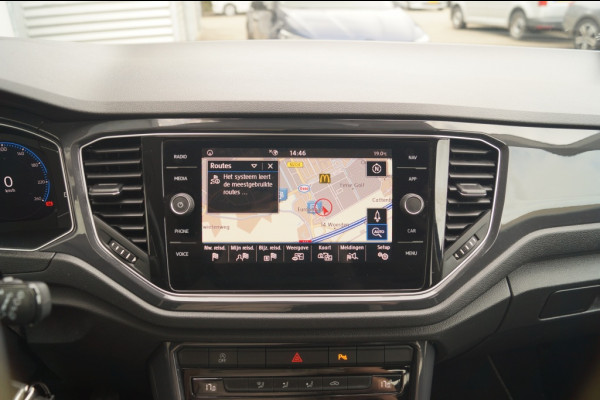 Volkswagen T-Roc 1.5 TSI 150pk Sport -PANO-DIGI-LED-ECC-PDC-