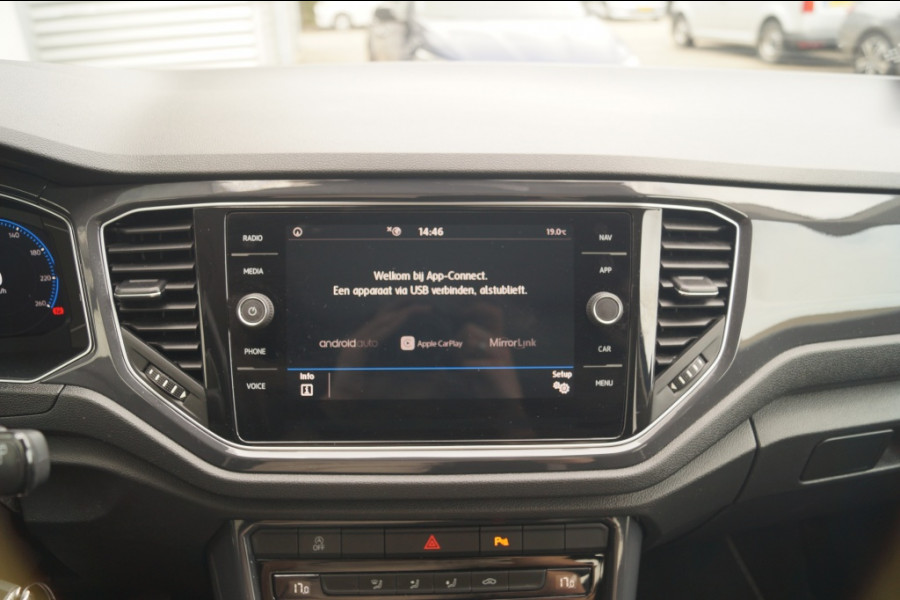 Volkswagen T-Roc 1.5 TSI 150pk Sport -PANO-DIGI-LED-ECC-PDC-