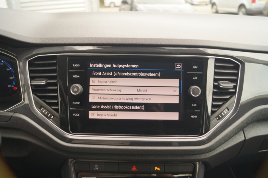 Volkswagen T-Roc 1.5 TSI 150pk Sport -PANO-DIGI-LED-ECC-PDC-