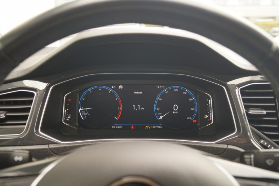 Volkswagen T-Roc 1.5 TSI 150pk Sport -PANO-DIGI-LED-ECC-PDC-
