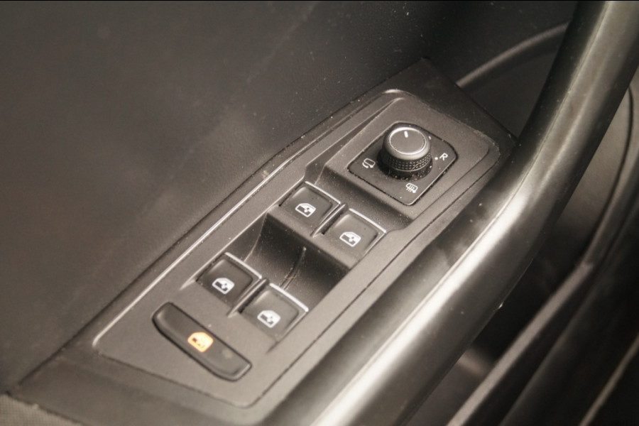 Volkswagen T-Roc 1.5 TSI 150pk Sport -PANO-DIGI-LED-ECC-PDC-