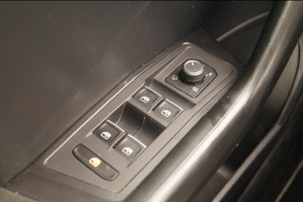 Volkswagen T-Roc 1.5 TSI 150pk Sport -PANO-DIGI-LED-ECC-PDC-