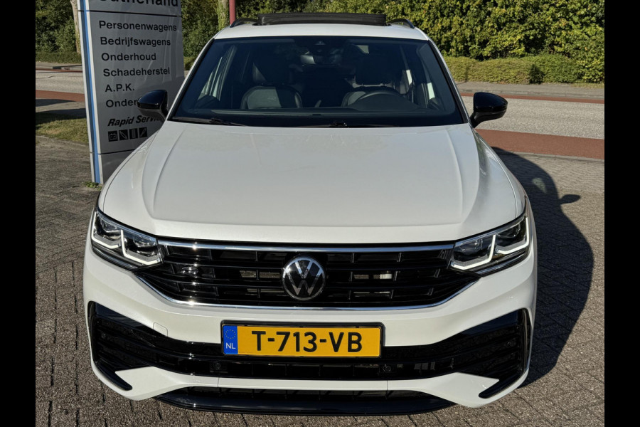 Volkswagen Tiguan 1.4 TSI eHybrid R-Line Business+ 245pk PHEV | Trekhaak | Panorama dak | Adaptieve Cruise | Achteruitrijcamera | Stoelverwarming | Virtuele cockpit | 1.800kg Trekgewicht !