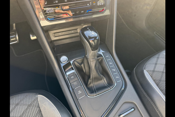 Volkswagen Tiguan 1.4 TSI eHybrid R-Line Business+ 245pk PHEV | Trekhaak | Panorama dak | Adaptieve Cruise | Achteruitrijcamera | Stoelverwarming | Virtuele cockpit | 1.800kg Trekgewicht !