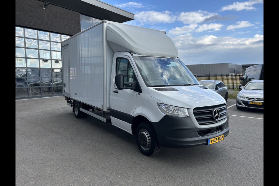 Mercedes-Benz Sprinter 516 CDI Bakwagen / Laadklep / Trekhaak / Zijdeur / Dak spoiler / Cruise control / Airco